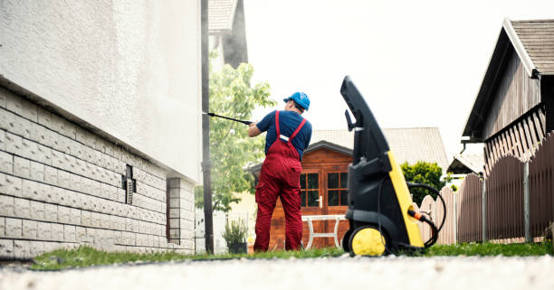 Best Pool Deck Cleaning  in Dickinson, TX